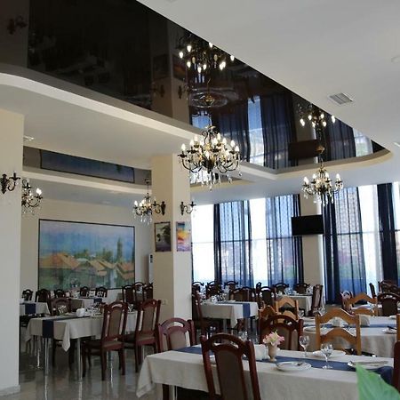 Hotel 725 B Batumi Bagian luar foto