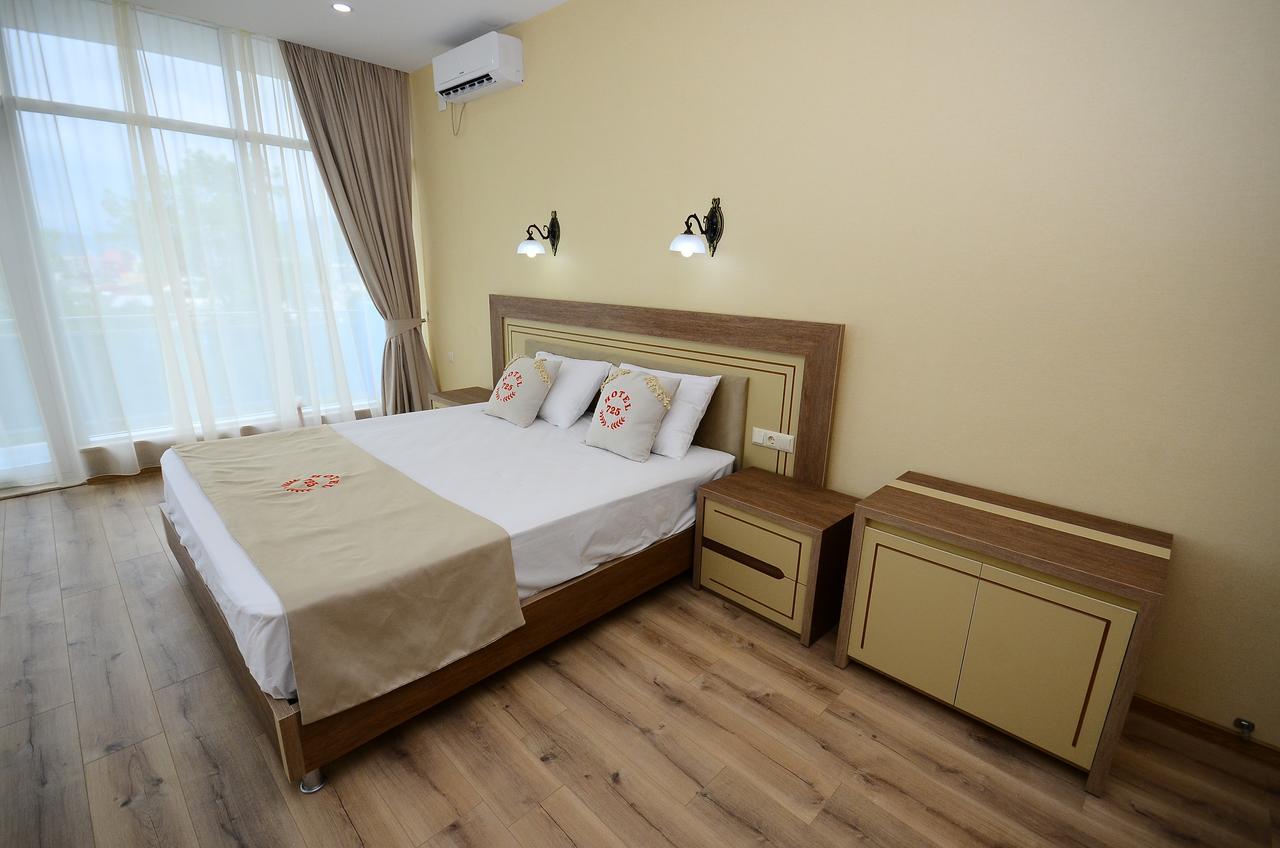 Hotel 725 B Batumi Bagian luar foto